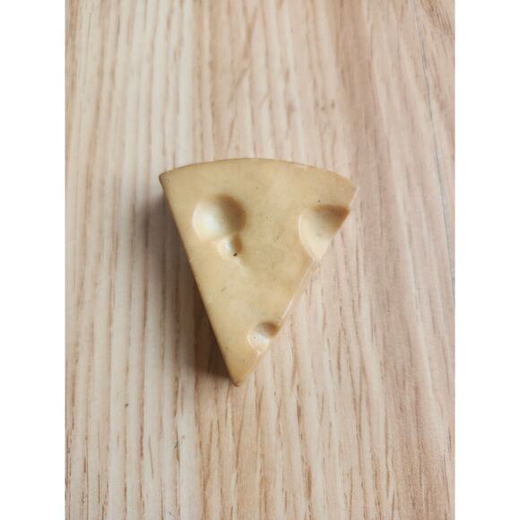 Lot of 5 Food Fridge Magnets Croissant Ice Cream Pie Cheese Fries Kitchen Decor - Picture 5 of 9